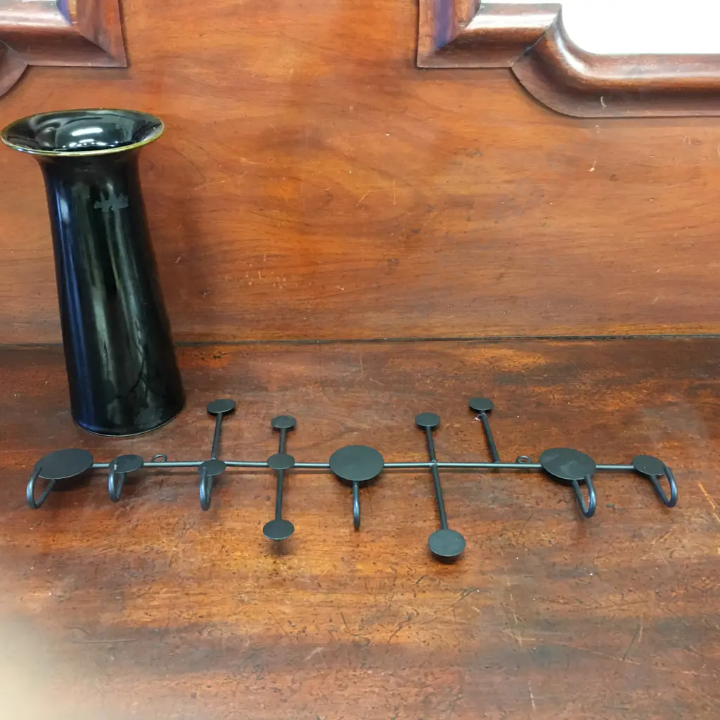 Maxwell & Willams Black Vase & Black Wall Hung Hooks Image 1++